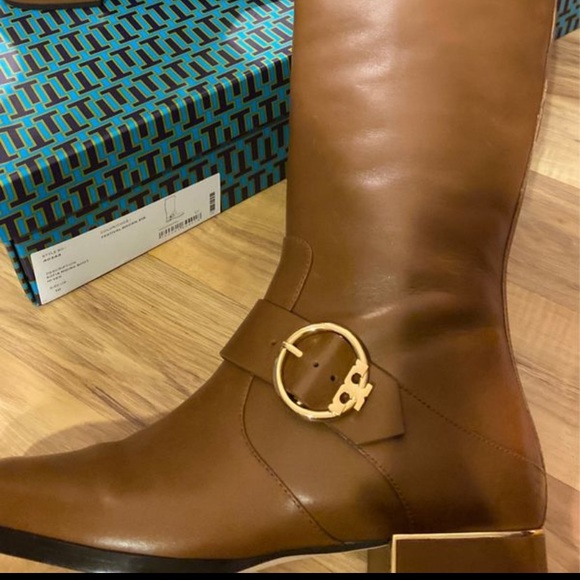 Boot - Picture 3 of 5